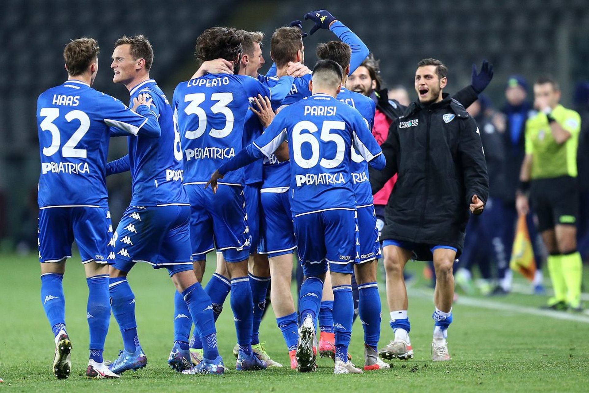 坚定支持 坚定支持